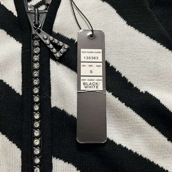 Women’s size small Fontana zip up sweater zebra print - Picture 4 of 8